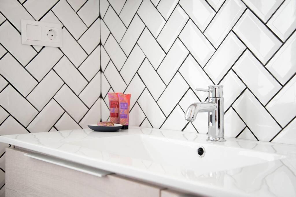 Stylish Decorated Apartment In Kolonaki เอเธนส์ ภายนอก รูปภาพ